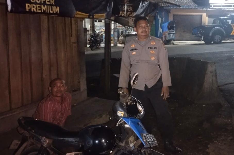 Antisipasi Gangguan Kamtibmas Malam Hari Polsek Saketi Gelar Patroli 2 WhatsApp Image 2023 08 27 at 21.35.45