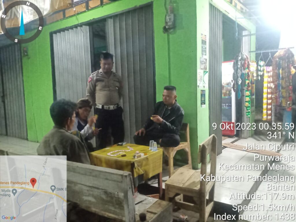Polsek Menes Mempererat Hubungan dengan Masyarakat Melalui Sambang Desa 3 WhatsApp Image 2023 10 09 at 17.49.17