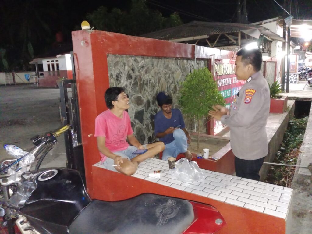 Polsek Carita Menggelar Patroli Malam Ciptakan Kamtibmas yang Aman dan Nyaman 10 WhatsApp Image 2023 10 15 at 09.19.26