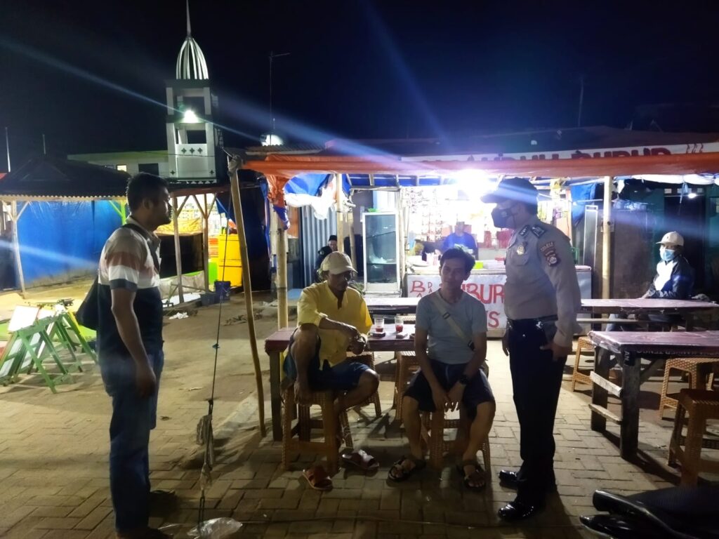 Polsek Labuan: Patroli Malam untuk Meningkatkan Kamtibmas yang Aman dan Kondusif 10 WhatsApp Image 2023 10 16 at 11.03.10