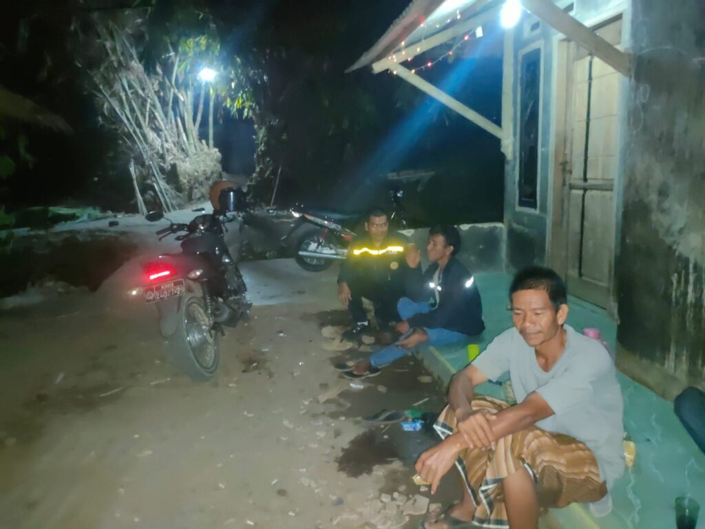 Polsek Pulosari Melaksanakan Patroli Dialogis untuk Mewujudkan Kamtibmas yang Aman 2 WhatsApp Image 2023 10 19 at 12.08.48