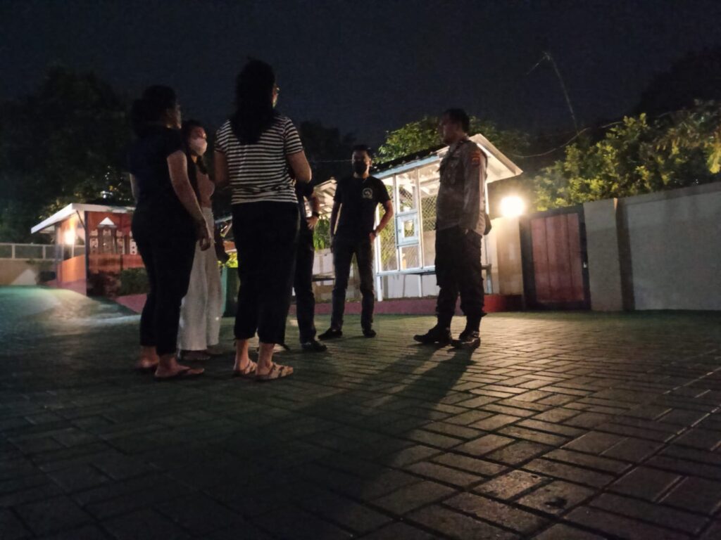 Polsek Bojong Gelar Patroli Malam Demi Kamtibmas 6 WhatsApp Image 2023 10 24 at 08.16.16