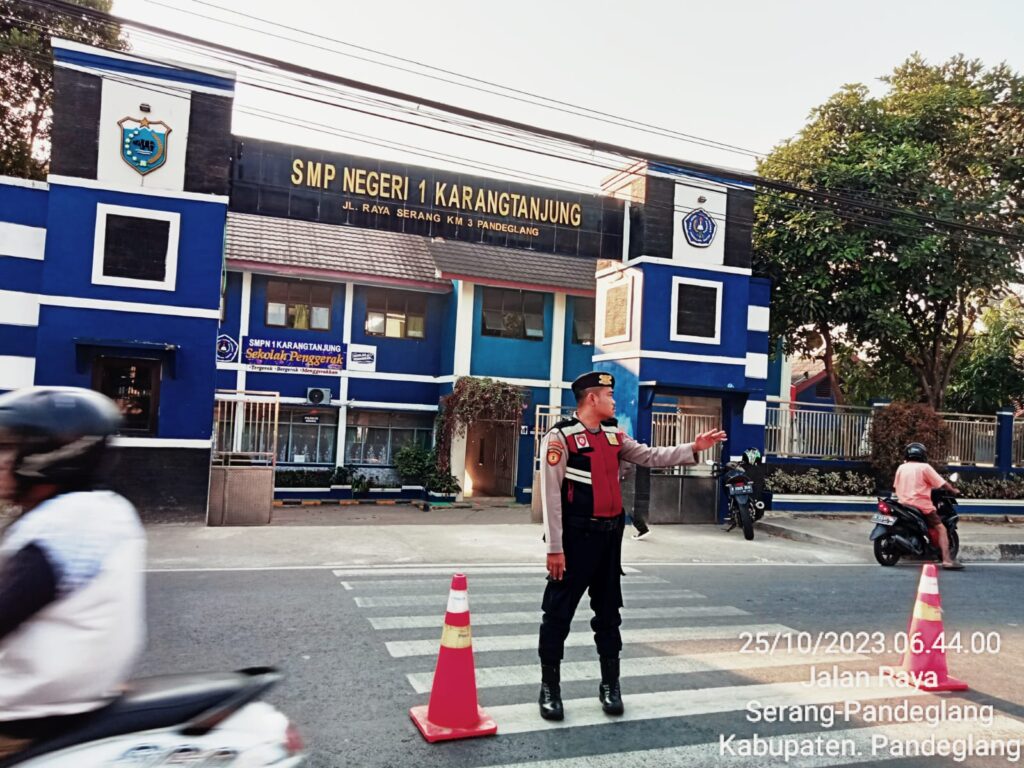 Polres Pandeglang Gelar Pengaturan Lalu Lintas di Pagi Hari 6 WhatsApp Image 2023 10 25 at 09.29.04