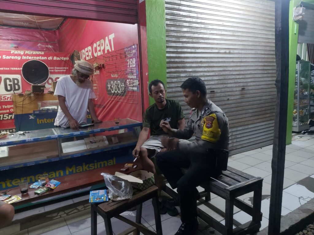 Patroli Malam oleh Polsek Labuan Polres Pandeglang untuk Ciptakan Keamanan dan Ketertiban 1 WhatsApp Image 2023 10 26 at 09.31.08
