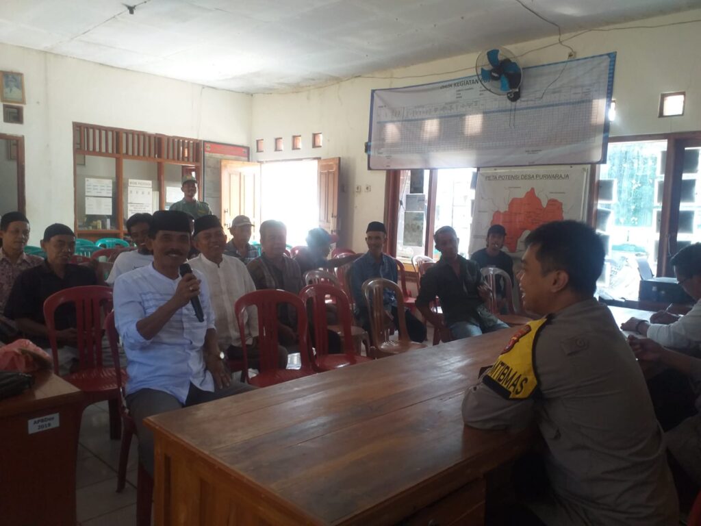 Polsek Menes Gelar Kegiatan Jumat Curhat Bersama Masyarakat Desa Purwaraja 4 WhatsApp Image 2023 10 27 at 14.55.40