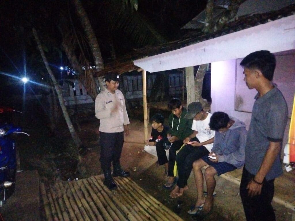 Polsek Patia Tingkatkan Patroli KRYD untuk Mewujudkan Keamanan dan Pelayanan Terbaik 3 WhatsApp Image 2023 10 28 at 16.15.51