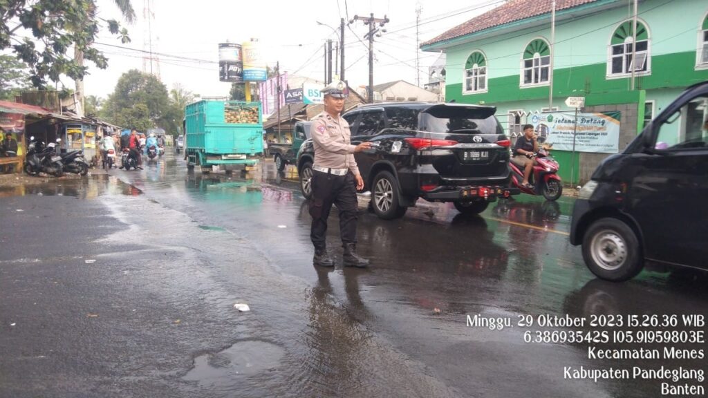 Unit Lantas Polsek Menes Gelar Kegiatan Strong Point untuk Keamanan Lalu Lintas 10 WhatsApp Image 2023 10 29 at 17.19.41