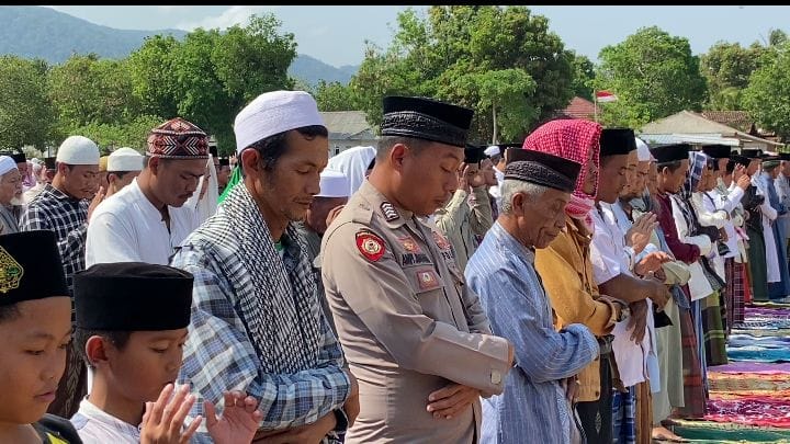 Polsek Sumur Ikuti Shalat Istisqa di Kecamatan Sumur 1 WhatsApp Image 2023 11 02 at 14.02.55