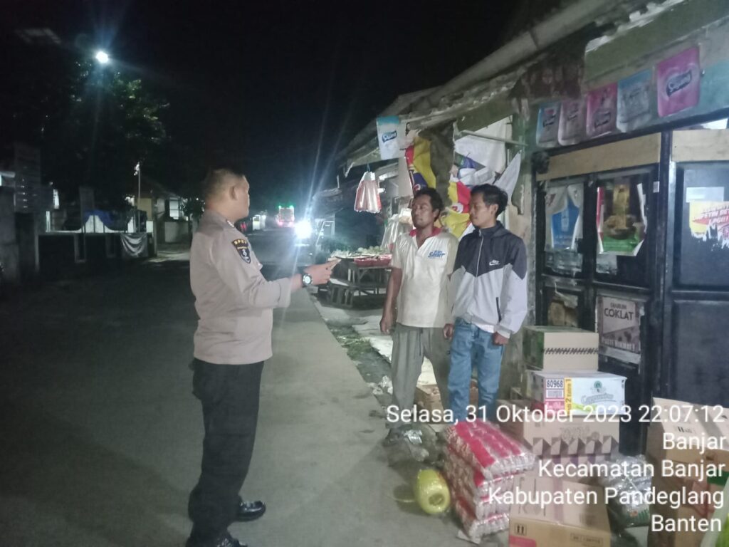 Polsek Banjar Gelar Patroli Malam Pencegahan Gangguan Kamtibmas, Kriminalitas, dan Gangguan lainnya di Wilayah Hukumnya 7 WhatsApp Image 2023 11 02 at 17.40.12
