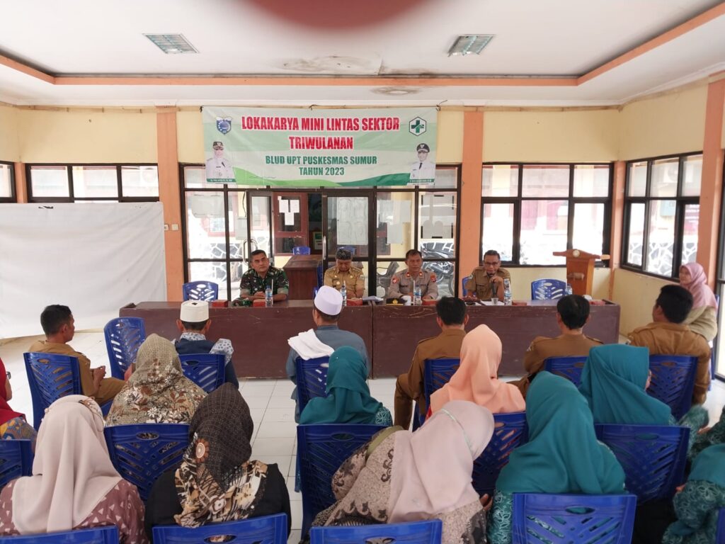Kapolsek Sumur Hadiri Lokakarya Mini Lintas Sektor Triwulan BLUD UPT Puskesmas Sumur 2 WhatsApp Image 2023 11 06 at 13.27.51