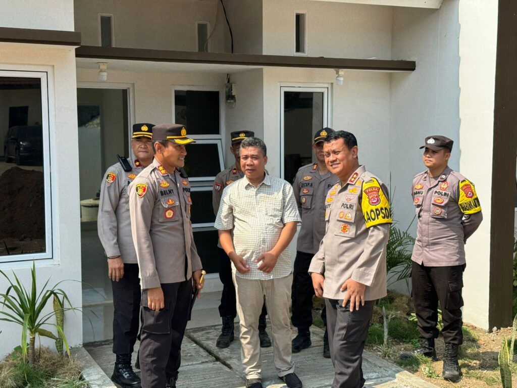 Kapolda Banten Tinjau Bangunan Polsek Baru dan Rumah Dinas Polsek Cikeusik Bersama Kapolres Pandeglang 5 WhatsApp Image 2023 11 07 at 11.16.26