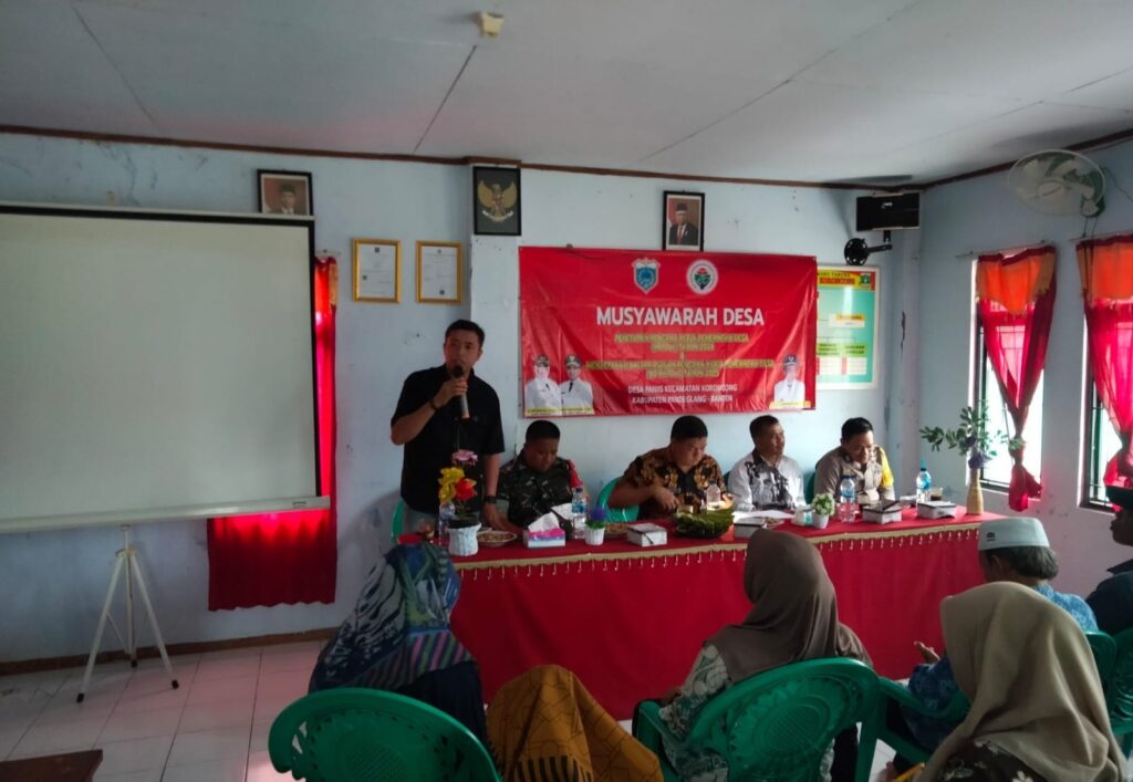 Kolaborasi Bhabinkamtibmas Polsek Cadasari dan Babinsa Koramil Karang Tanjung dalam Mendukung RKPDes 2024 5 WhatsApp Image 2023 11 07 at 19.10.49