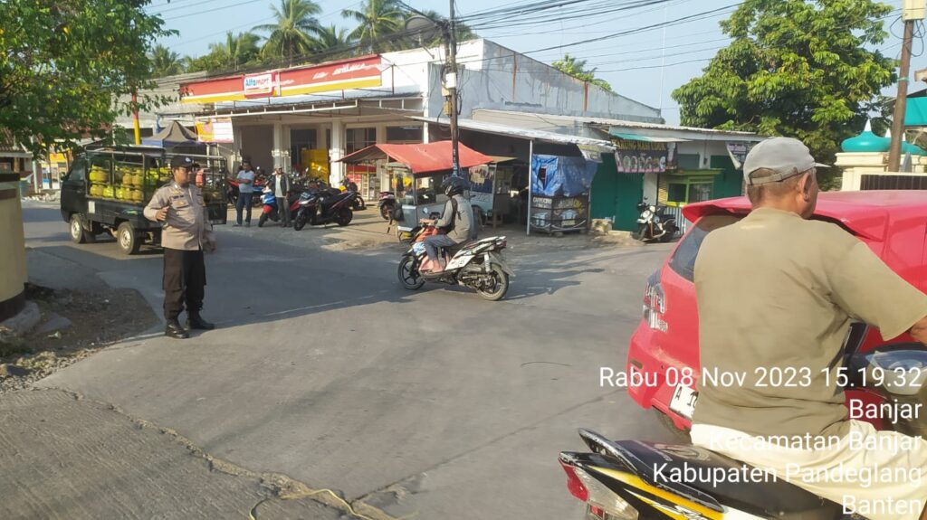 Polsek Banjar Berikan Pelayanan Strong Point Sore Kepada Masyarakat 3 WhatsApp Image 2023 11 08 at 20.01.05