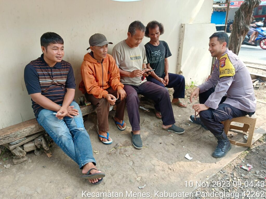 Polsek Menes Giatkan Patroli KRYD untuk Ciptakan Situasi Aman dan Kondusif 5 WhatsApp Image 2023 11 10 at 10.29.46