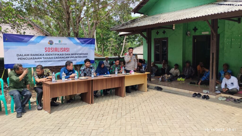 Polsek Cimanggu Dampingi BPN Kabupaten Pandeglang Sosialisasi Penguasaan Tanah Cadangan Umum Negara 1 WhatsApp Image 2023 11 10 at 14.35.24