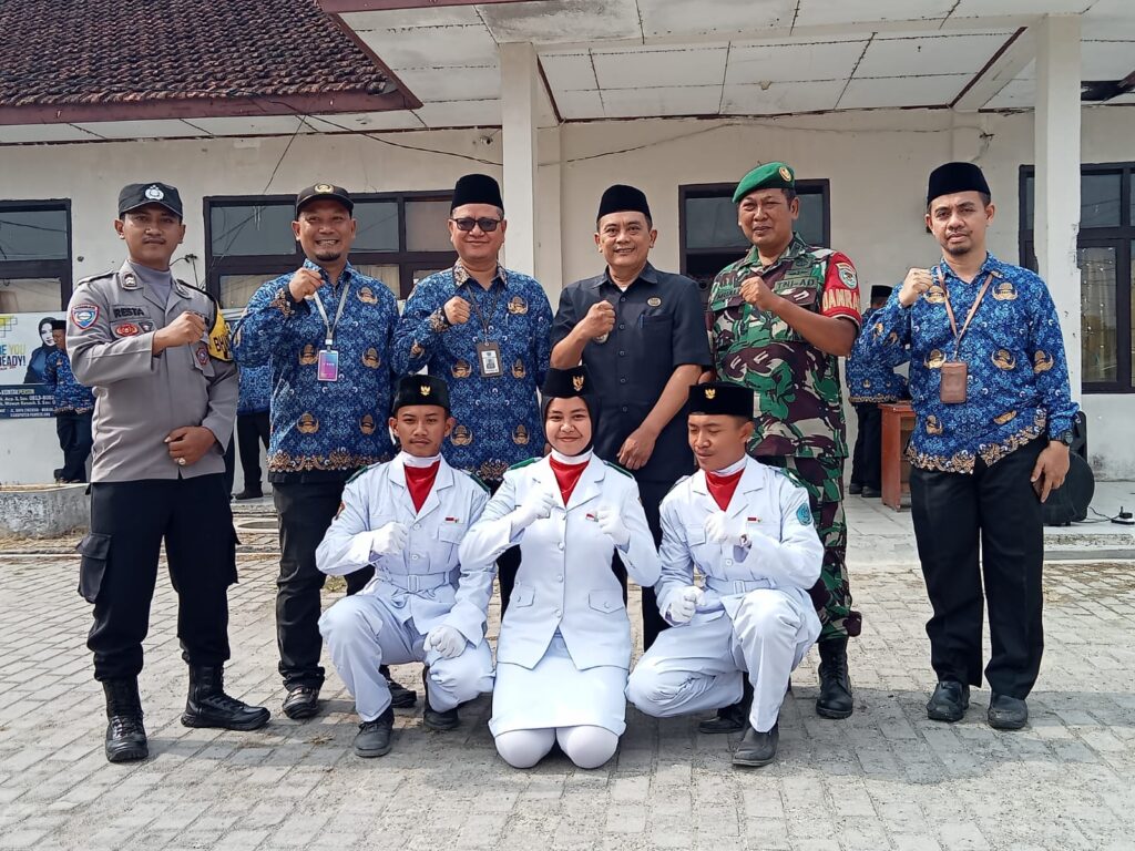 Bhabinkamtibmas Polsek Cikeusik Hadiri Upacara Peringatan Hari Pahlawan ke-78 Tahun 2023 7 WhatsApp Image 2023 11 10 at 15.10.07
