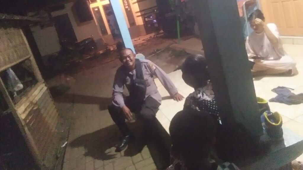 Polsek Menes Gelar Sambang Kampung untuk Meningkatkan Soliditas dengan Masyarakat 3 WhatsApp Image 2023 11 12 at 13.24.18