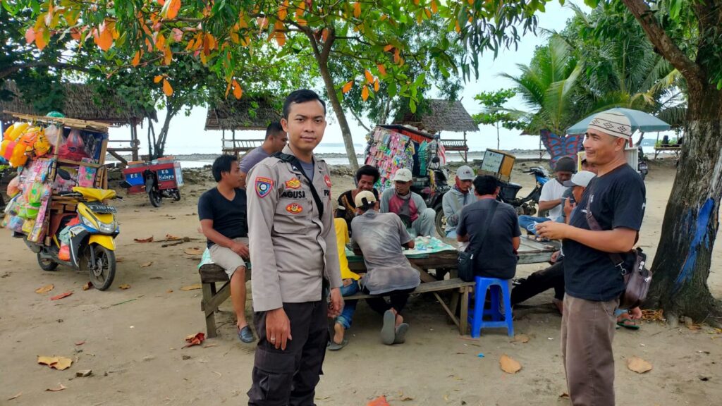Bhabinkamtibmas Polsek Panimbang Terus Lakukan Sambang dan Himbauan Kamtibmas 5 WhatsApp Image 2023 11 14 at 16.57.05