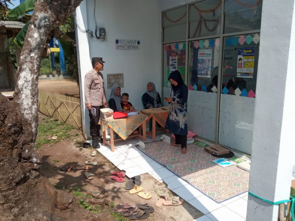 Datangi Posyandu, Polsek Cikedal Ciptakan Keamanan 8 WhatsApp Image 2023 11 16 at 10.23.05