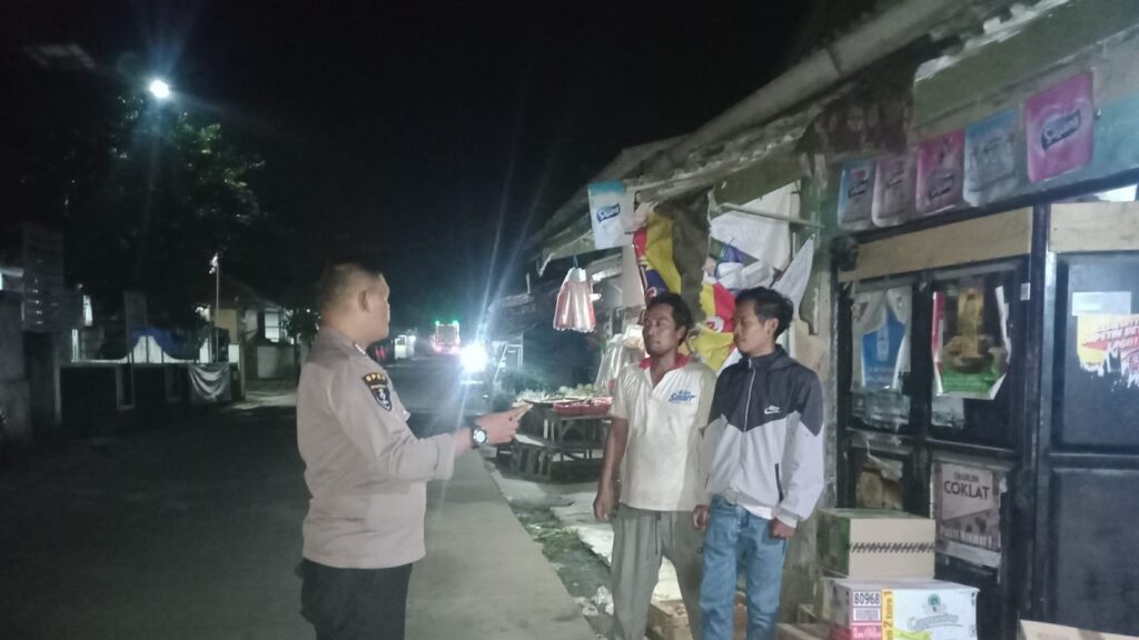 Polsek Banjar Giat Patroli Malam untuk Pencegahan Gangguan Kamtibmas 9 WhatsApp Image 2023 11 16 at 16.38.41
