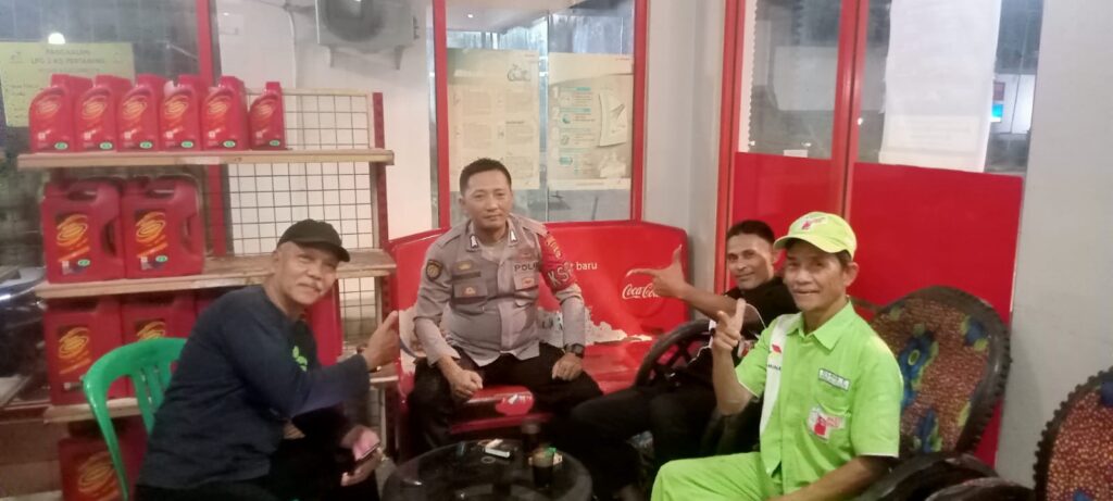 Polsek Saketi Gelar Patroli Malam untuk Memelihara Kamtibmas 4 WhatsApp Image 2023 11 18 at 12.16.51