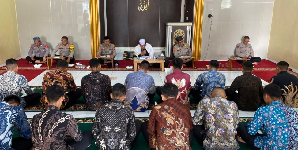Polres Pandeglang Gelar Ngaji Bareng 10 pengajian