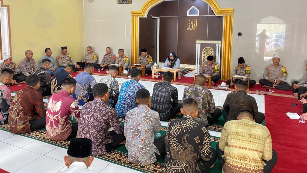 Polres Pandeglang Terus Jalani Pengajian Rutin Sebagai Rutinitas Positif 8 WhatsApp Image 2023 12 07 at 12.21.59