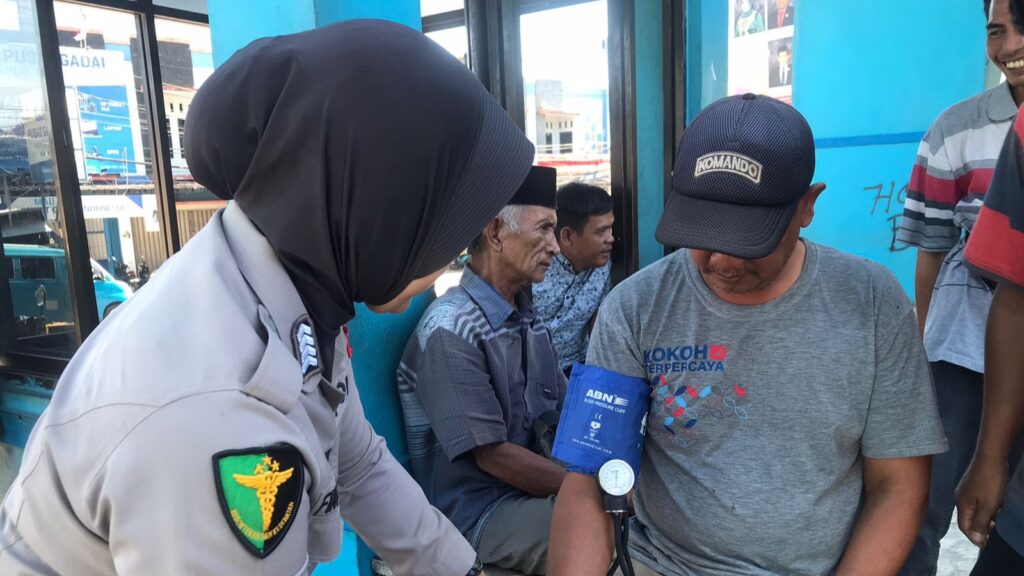 Pelayanan Prima Sidokkes Polres Pandeglang Cek Kesehatan Sopir dan Opal 3 WhatsApp Image 2023 12 21 at 11.50.23