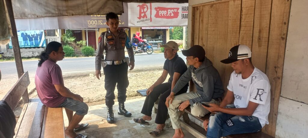 Polsek Saketi Terus Lakukan Sambang Warga untuk Jaga Kamtibmas 5 WhatsApp Image 2023 12 29 at 14.59.23
