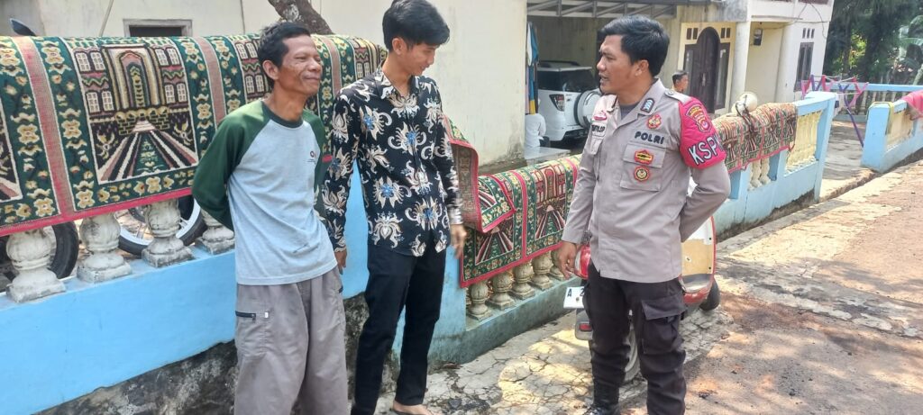 Polsek Saketi Terus Lakukan Sambang Warga dan Dialogis untuk Menjaga Kamtibmas 8 WhatsApp Image 2023 12 29 at 15.05.15