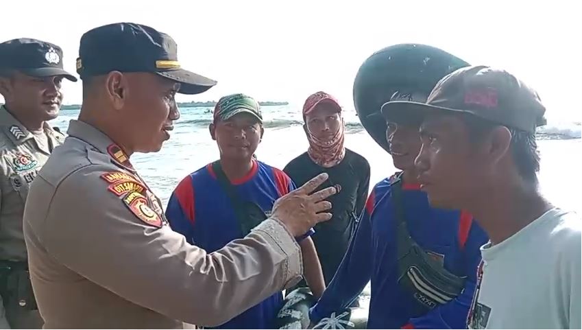 Imbauan Keselamatan Kapolsek Carita: Berhati-hati Saat Melaut di Musim Cuaca Kurang Baik 8 carita