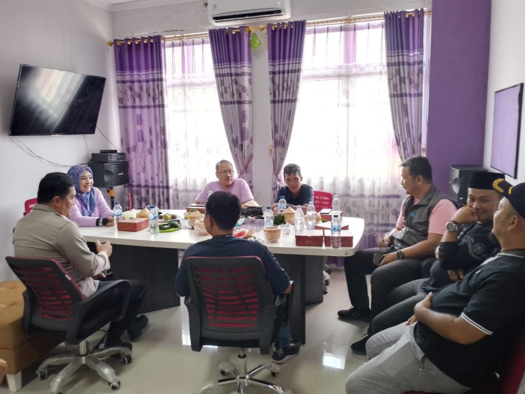 Kapolsek Cikedal Polres Pandeglang Hadiri Silaturahmi HUT RS Aulia Ke-4 3 WhatsApp Image 2024 05 21 at 13.34.03