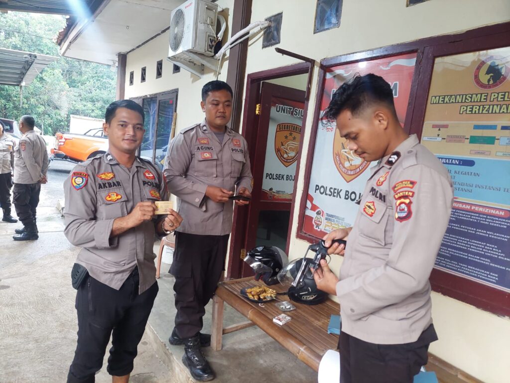 Pemeriksaan Senjata Api Personil Polres Pandeglang: Upaya Peningkatan Keamanan 6 WhatsApp Image 2024 05 21 at 13.36.40
