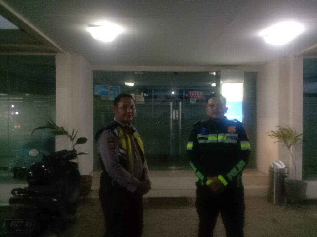 Polsek Labuan Polres pandeglang Gelar Patroli dan Pengamanan Ditingkatkan untuk Mencegah Tindak Kriminalitas 3 WhatsApp Image 2024 05 22 at 22.17.01