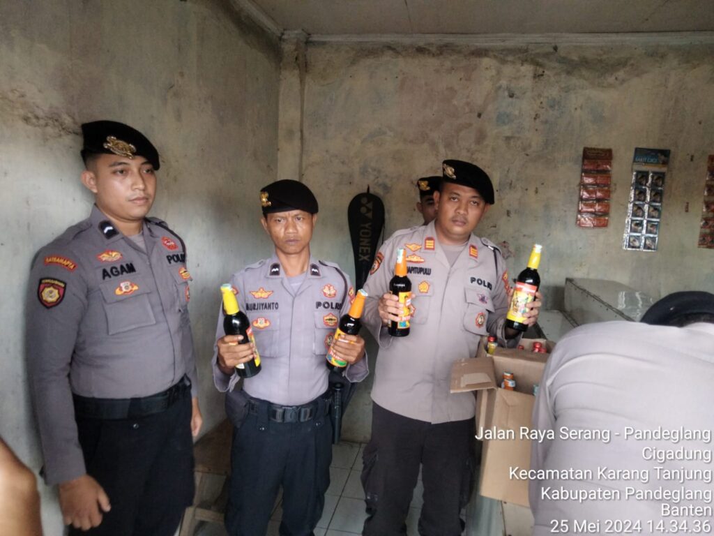 Sat Samapta Polres Pandeglang Gelar Operasi Penyakit Masyarakat untuk Minimalkan Penjualan Minuman Keras 9 WhatsApp Image 2024 05 25 at 19.24.30