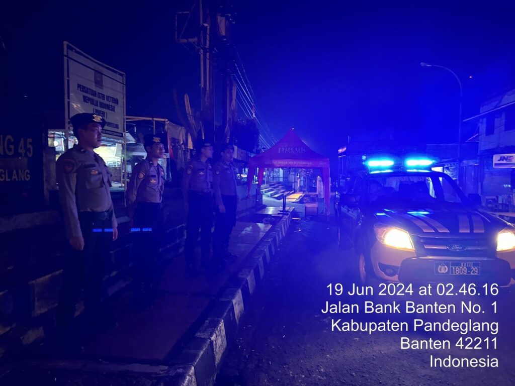 Sat Samapta Polres Pandeglang Gelar Blue Light Patrol untuk Cegah Aksi Balap Liar dan Tawuran 4 WhatsApp Image 2024 06 19 at 05.59.36
