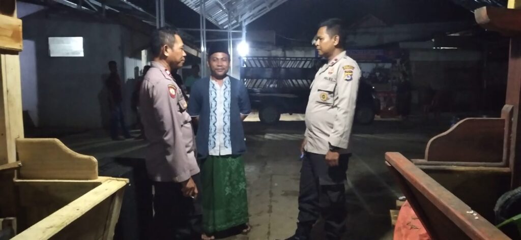 Patroli Malam Polsek Cadasari Tingkatkan Keamanan Lingkungan 3 WhatsApp Image 2024 06 19 at 09.05.39