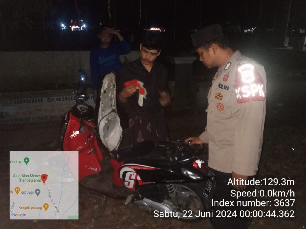 Polsek Menes Gelar Patroli Malam, Sasar Pemuda Nongkrong dan Periksa Kendaraan 3 WhatsApp Image 2024 06 22 at 14.13.15