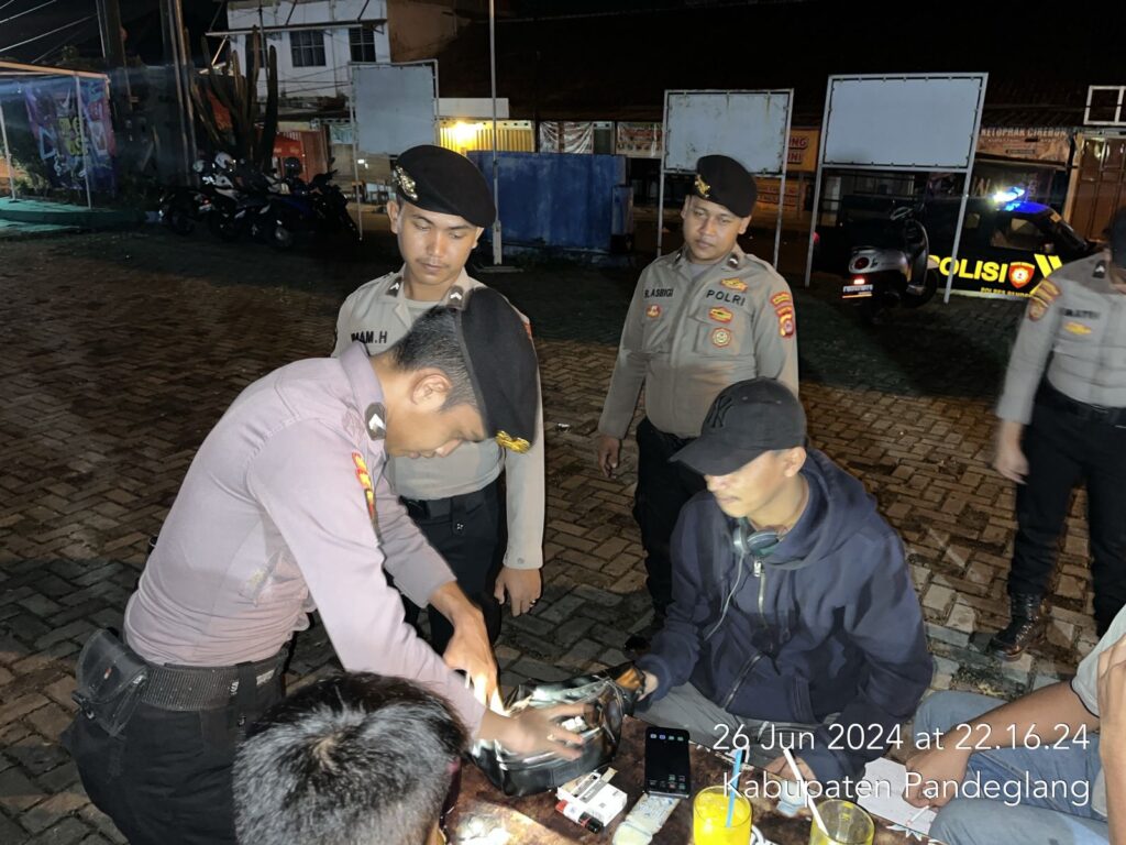 Sat Samapta Polres Pandeglang Berikan Edukasi kepada Remaja untuk Menjauhi Narkoba dan Obat-obat Terlarang 7 WhatsApp Image 2024 06 27 at 05.14.10