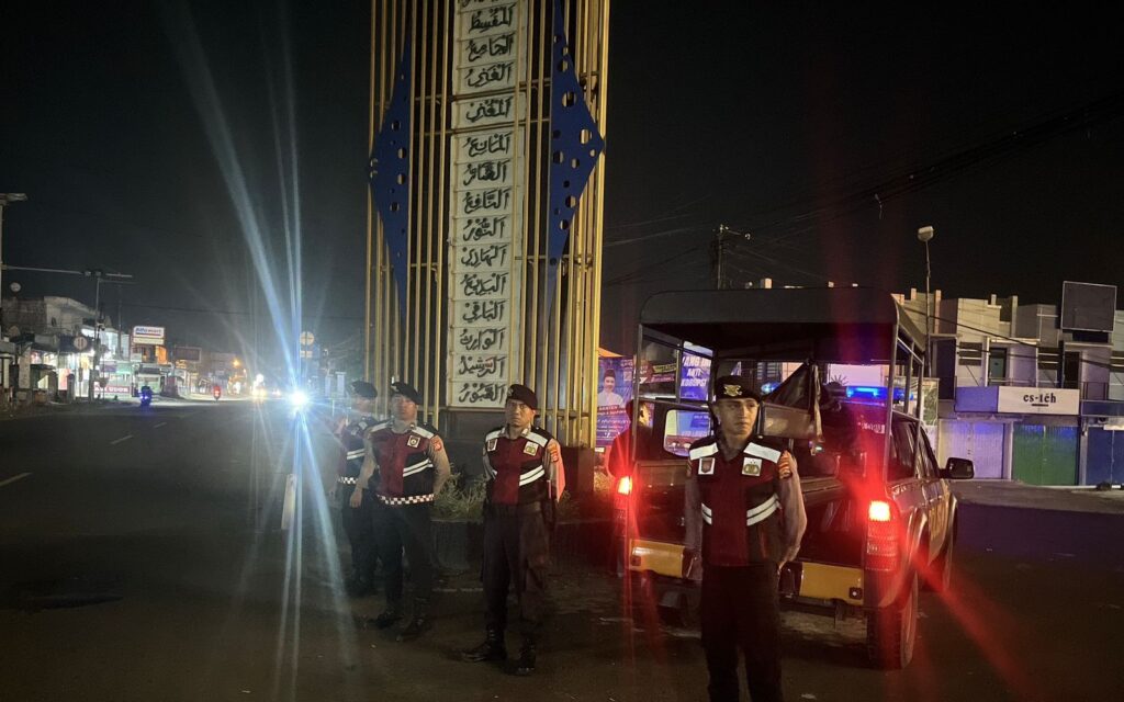 Polres Pandeglang Gelar Patroli Malam Cegah Aksi Balap Liar di Pertigaan Cigadung 5 WhatsApp Image 2024 07 21 at 02.47.36 2