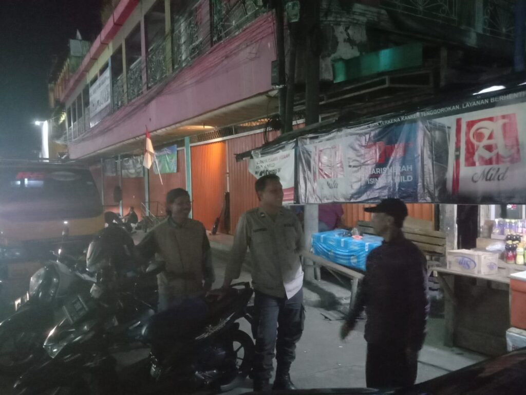Personil Polsek Pandeglang Sambangi Jasa Yang Mangkal Di Alun-alun Pandeglang 10 WhatsApp Image 2024 08 13 at 09.07.13