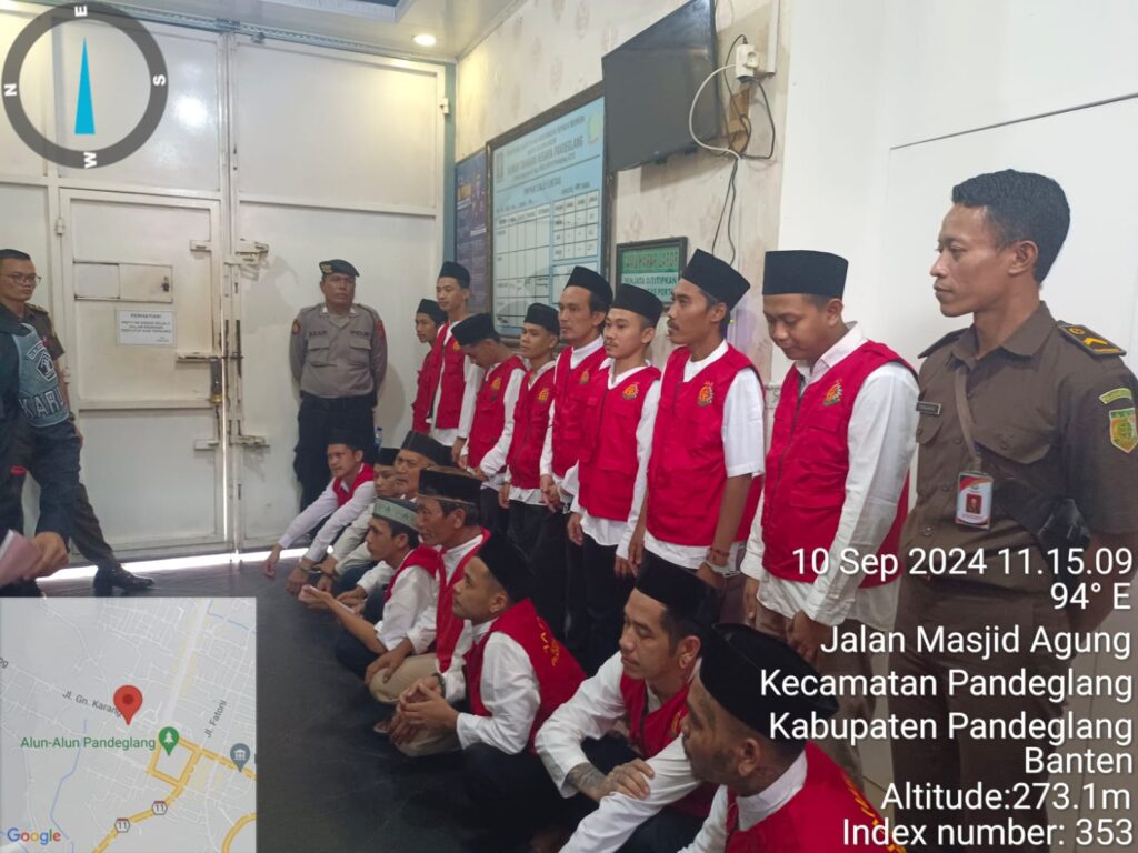Sat Samapta Polres Pandeglang Laksanakan Pengawalan Tahanan Usai Sidang di Pengadilan Negeri 7 WhatsApp Image 2024 09 10 at 11.26.34