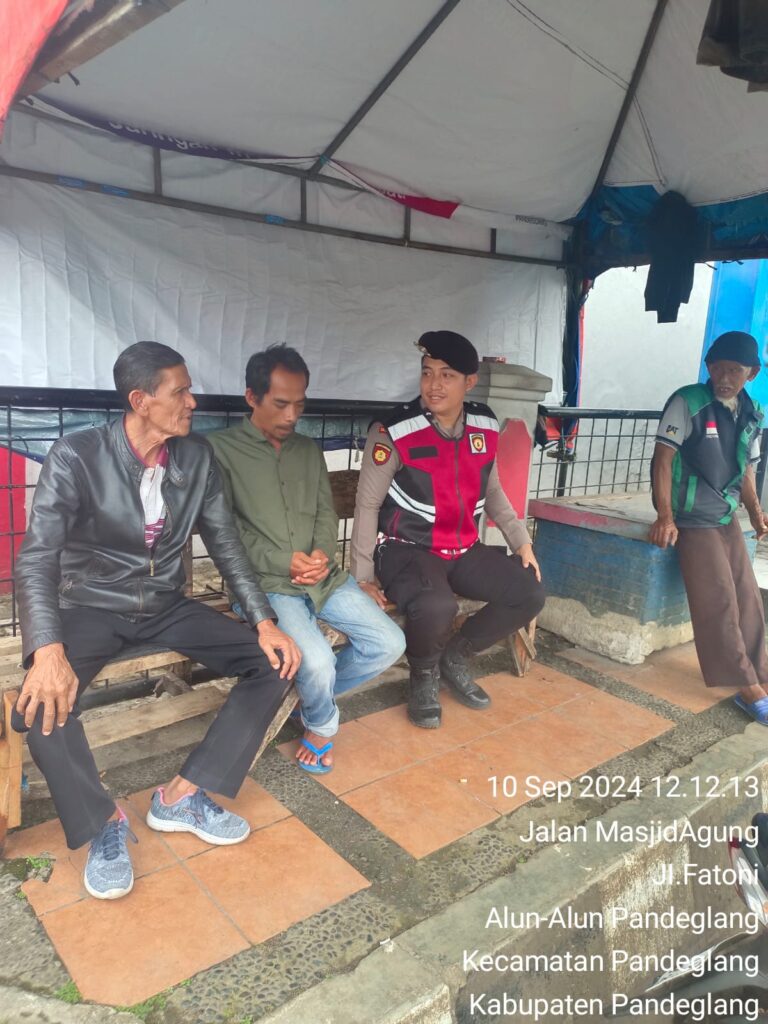 Sat Samapta Polres Pandeglang Gelar Cooling System Patroli Perintis Presisi Team Badak, Sambangi Tukang Ojek Patroli Perintis Presisi Tea 4 WhatsApp Image 2024 09 10 at 16.43.22
