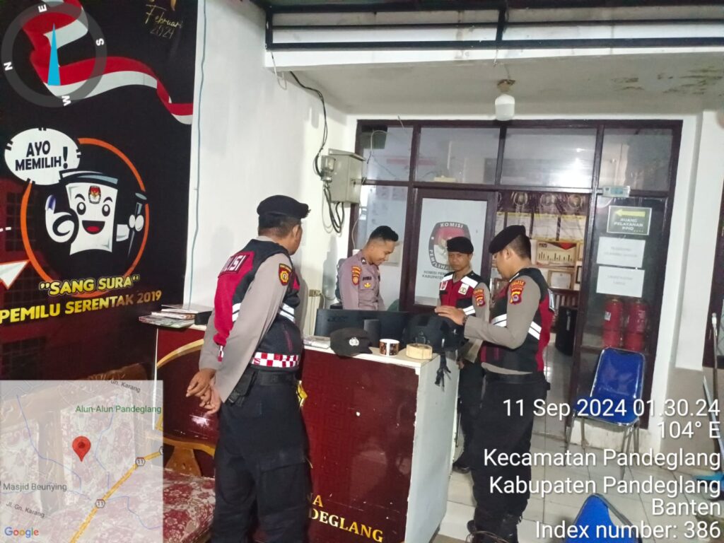 Sat Samapta Polres Pandeglang Gelar Patroli ke Kantor KPU Pandeglang untuk Cek Barang Inventaris Personil Pengamanan 5 WhatsApp Image 2024 09 11 at 05.50.03