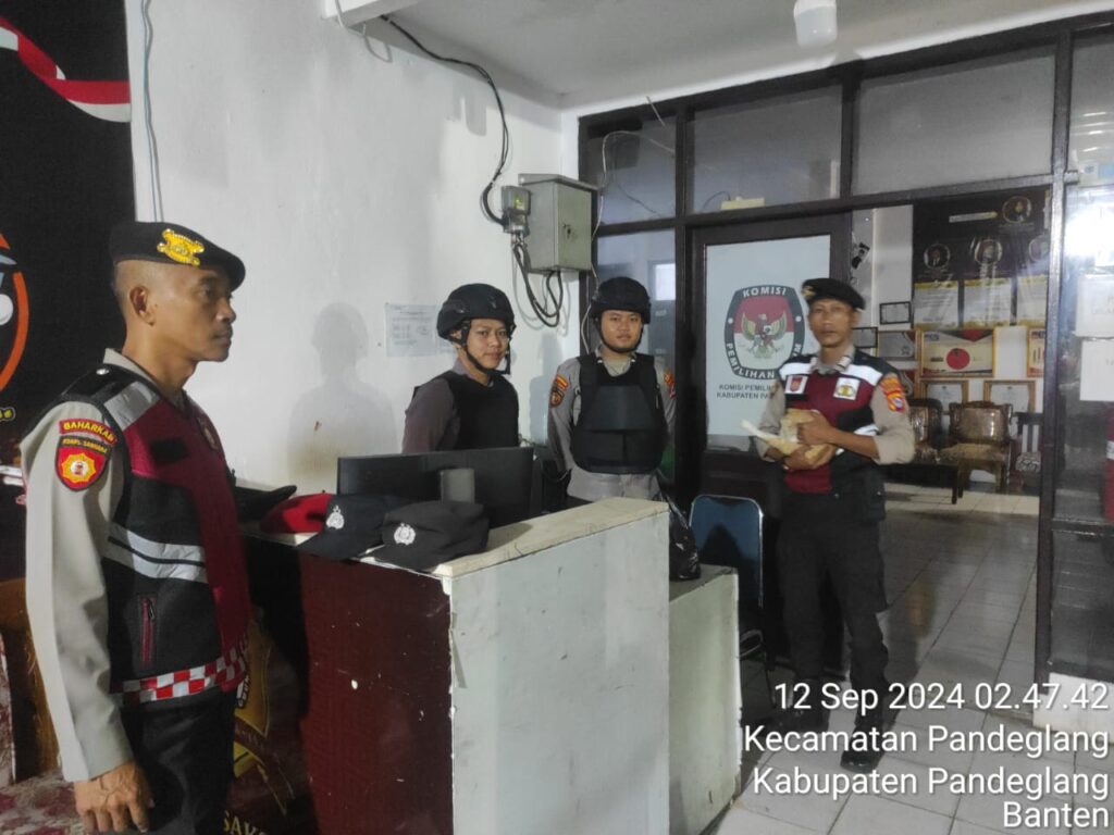 Sat Samapta Polres Pandeglang Kontrol Kantor KPU untuk Jaga Kondusifitas Selama Tahapan Pilkada 2024 6 WhatsApp Image 2024 09 12 at 06.03.29