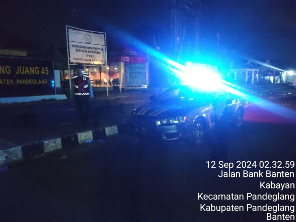 Sat Samapta Polres Pandeglang Gelar Blue Light Patrol untuk Jaga Kondusifitas Wilayah 8 WhatsApp Image 2024 09 12 at 06.03.32 1