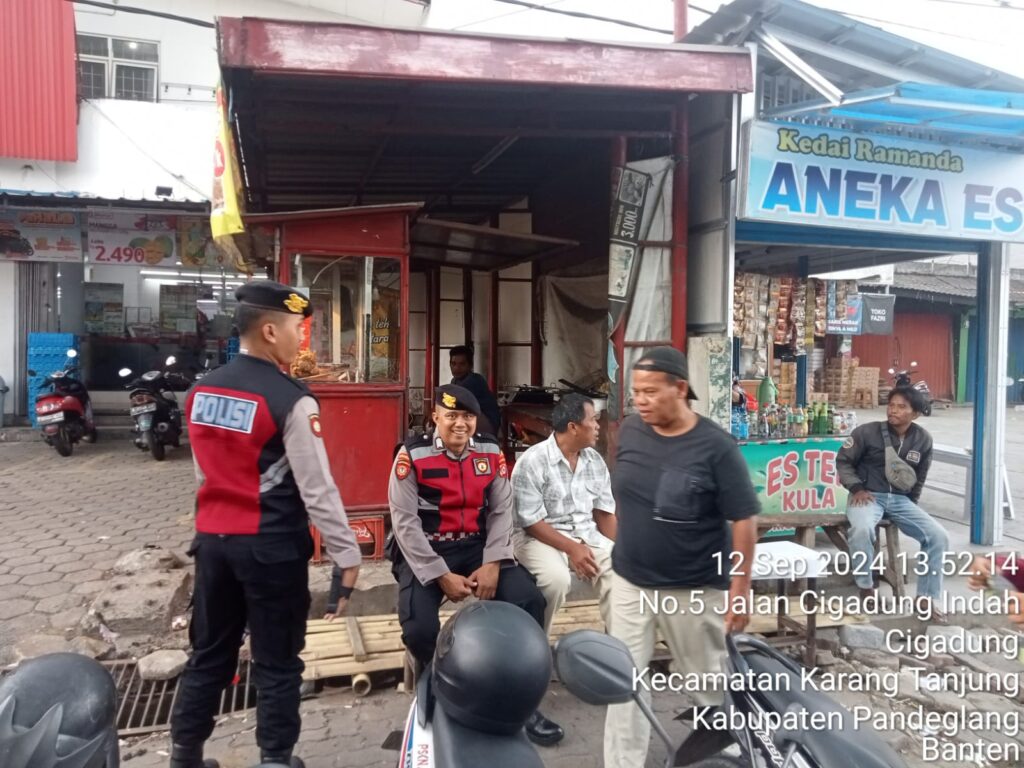 Sat Samapta Polres Pandeglang Sambangi Pedagang Warung Kopi Saat Patroli, Berikan Himbauan Kamtibmas 1 WhatsApp Image 2024 09 12 at 18.00.41