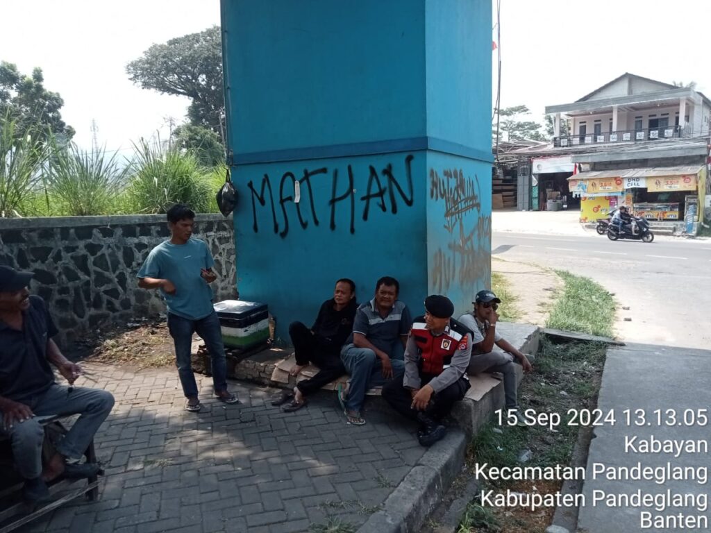 Sat Samapta Polres Pandeglang Gelar Patroli Dialogis, Sambangi Sopir Angkutan Umum di Terminal Kadubanen 10 WhatsApp Image 2024 09 15 at 17.35.12