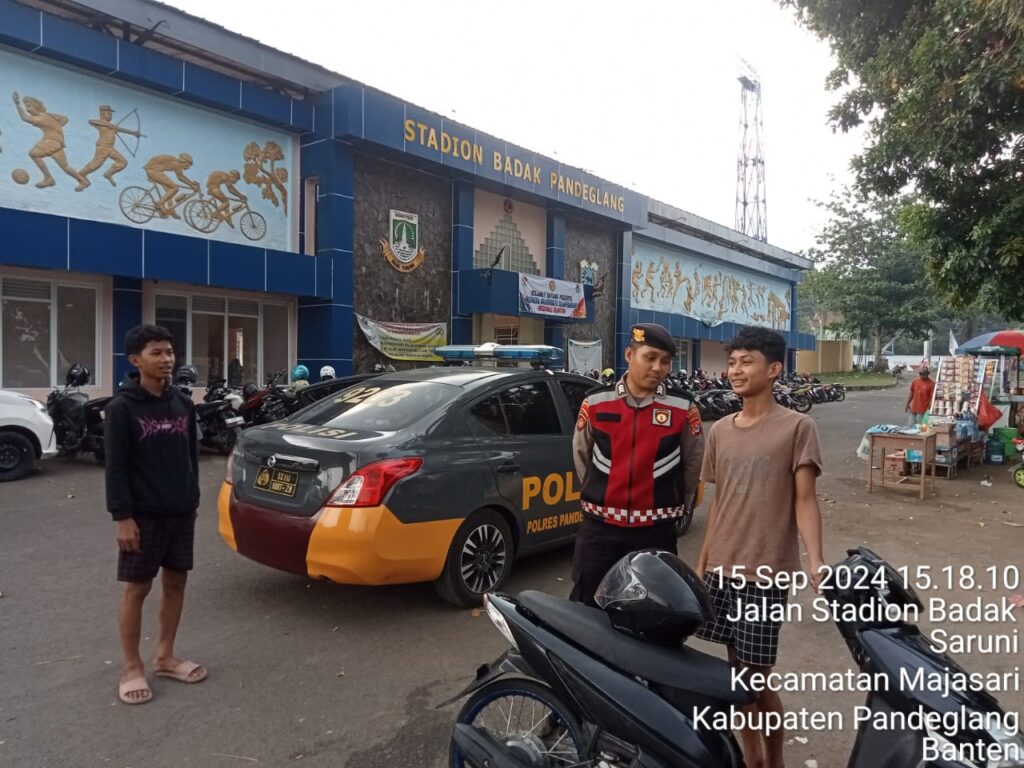 Sat Samapta Polres Pandeglang Gelar Patroli Mobile di Stadion Badak, Jaga Keamanan Saat Ramai Pengunjung 7 WhatsApp Image 2024 09 15 at 17.35.16