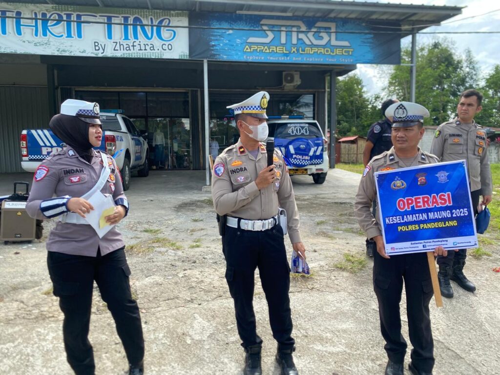 Satlantas Polres Pandeglang Gelar Hari ke-7 Operasi Keselamatan di Wilayah Perbatasan 7 WhatsApp Image 2025 02 16 at 11.23.28